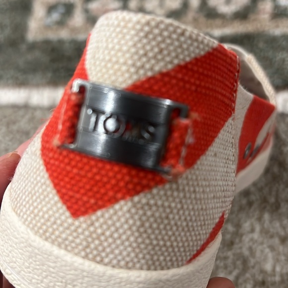 Like new Tom’s slip on size 7.5 women’s - Picture 9 of 9